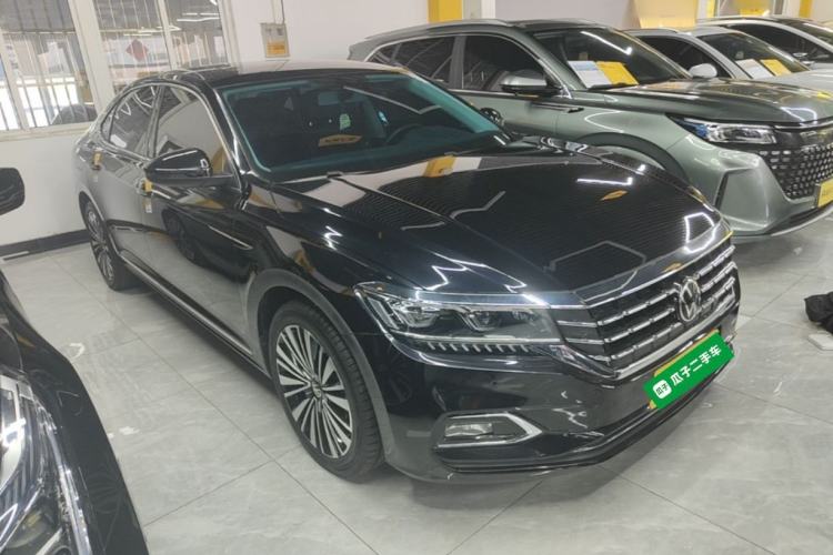 Used Volkswagen Passat 2020 Revised Version 330TSI Luxury Edition China VI Standard Front Right 45 Deg