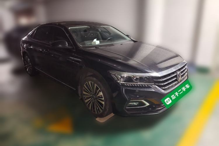 Used Volkswagen Passat 2020 Revised Version 330TSI Luxury Edition China VI Standard Front Right 45 Deg