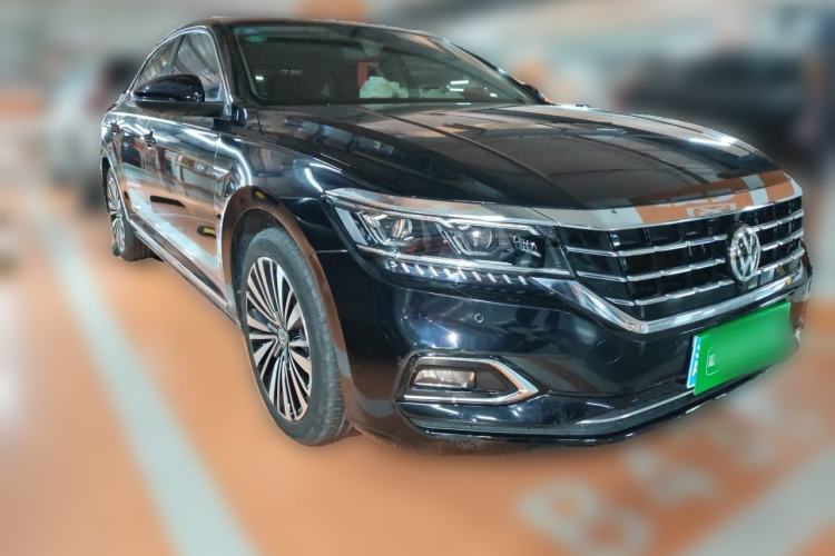 Used Volkswagen Passat 2020 330TSI Prestige Edition China VI Standard Front Right 45 Deg