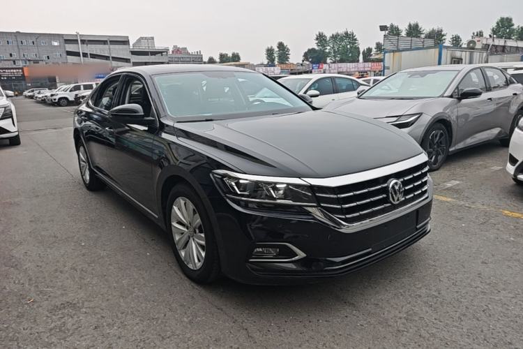Used Volkswagen Passat 2020 330TSI Elite Edition China VI Front Right 45 Deg
