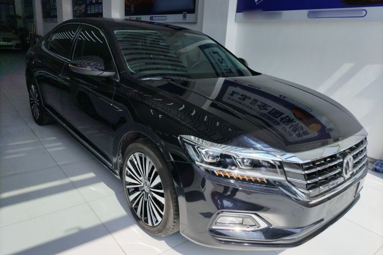 Used Volkswagen Passat 2020 330TSI Luxury Edition China VI Front Right 45 Deg