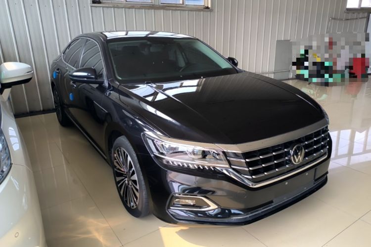 Used Volkswagen Passat 2020 Revised Version 330TSI Luxury Edition China VI Standard Front Right 45 Deg