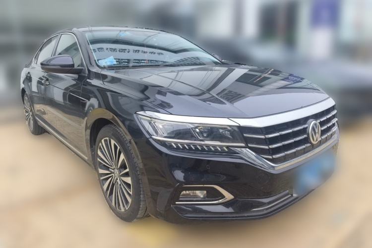 Used Volkswagen Passat 2020 330TSI Luxury Edition China VI Front Right 45 Deg
