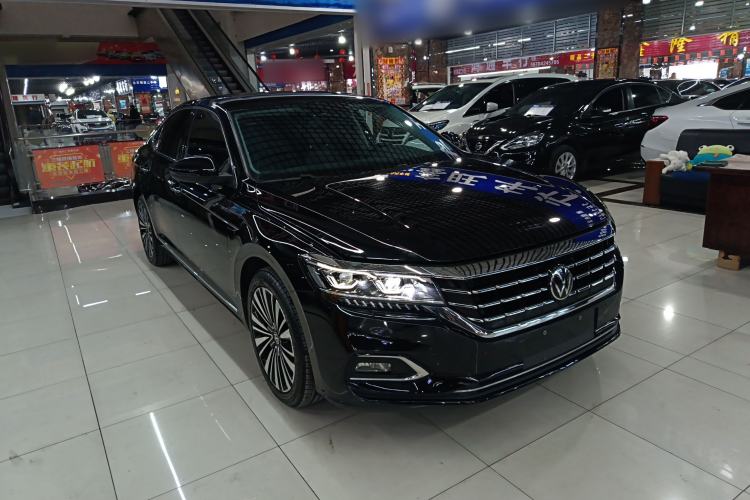 Used Volkswagen Passat 2020 Revised Version 330TSI Luxury Edition China VI Standard Front Right 45 Deg