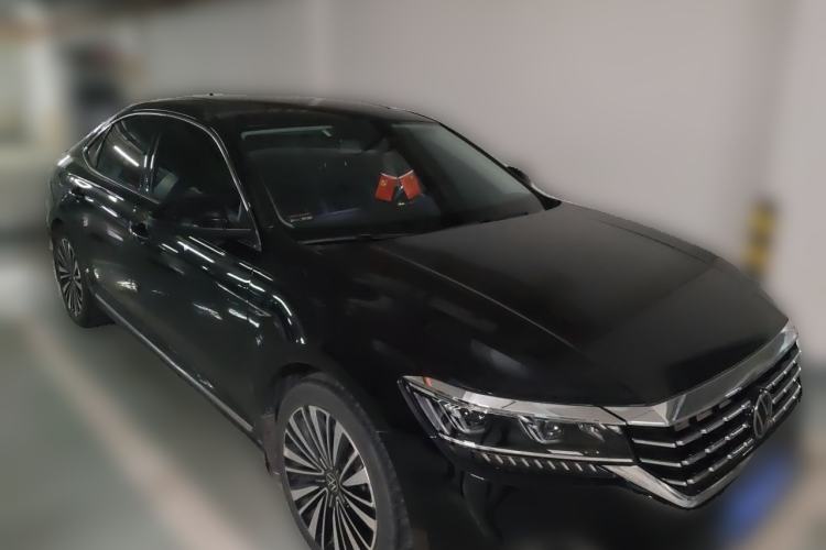 Used Volkswagen Passat 2020 Revised Version 330TSI Luxury Edition China VI Standard Front Right 45 Deg