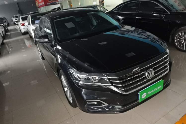 Used Volkswagen Passat 2020 330TSI Elite Edition China VI Front Right 45 Deg
