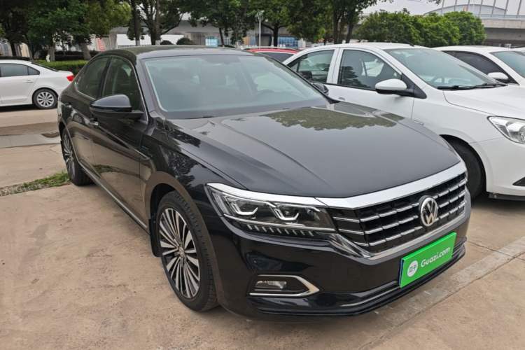 Used Volkswagen Passat 2020 330TSI Luxury Edition China VI Front Right 45 Deg