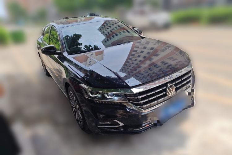 Used Volkswagen Passat 2020 Revised Version 330TSI Luxury Edition China VI Standard Front Right 45 Deg