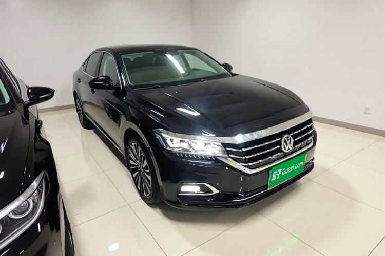 Used Volkswagen Passat 2020 330TSI Prestige Edition China VI Standard Front Right 45 Deg