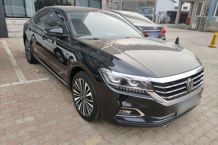 Used Volkswagen Passat 2020 Revised Version 330TSI Luxury Edition China VI Standard Front Right 45 Deg