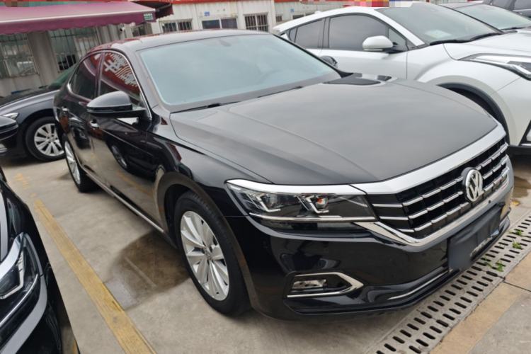 Used Volkswagen Passat 2020 330TSI Elite Edition China VI Front Right 45 Deg
