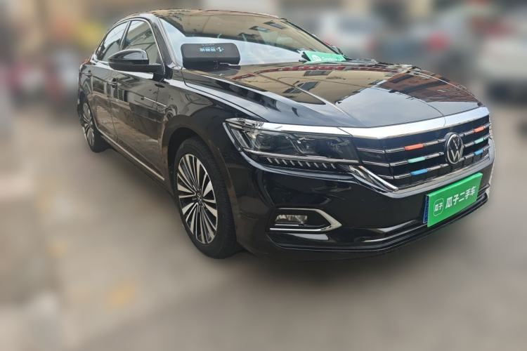Used Volkswagen Passat 2020 Revised Version 330TSI Luxury Edition China VI Standard Front Right 45 Deg