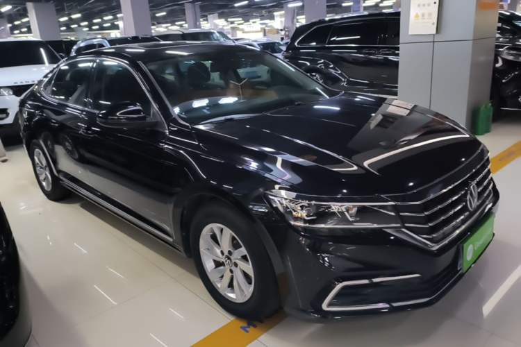 Used Volkswagen Passat 2020 Revised Version 280TSI Business Edition China VI Standard Front Right 45 Deg