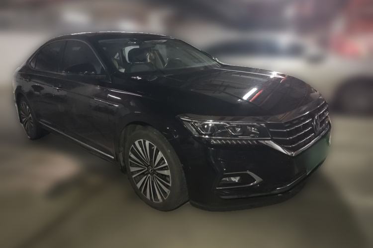 Used Volkswagen Passat 2020 Revised Version 330TSI Luxury Edition China VI Standard Front Right 45 Deg