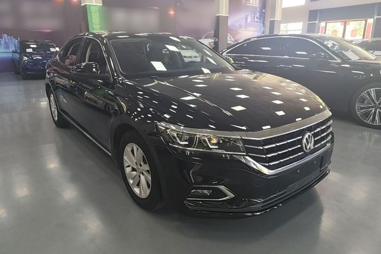 Used Volkswagen Passat 2020 280TSI Business Edition China VI Standard Front Right 45 Deg