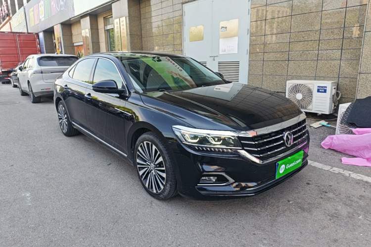 Used Volkswagen Passat 2020 330TSI Luxury Edition China VI Front Right 45 Deg