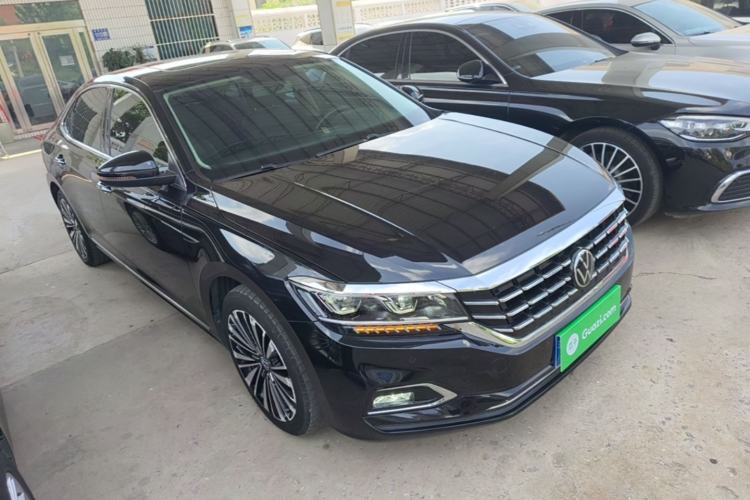 Used Volkswagen Passat 2020 Revised Version 330TSI Luxury Edition China VI Standard Front Right 45 Deg