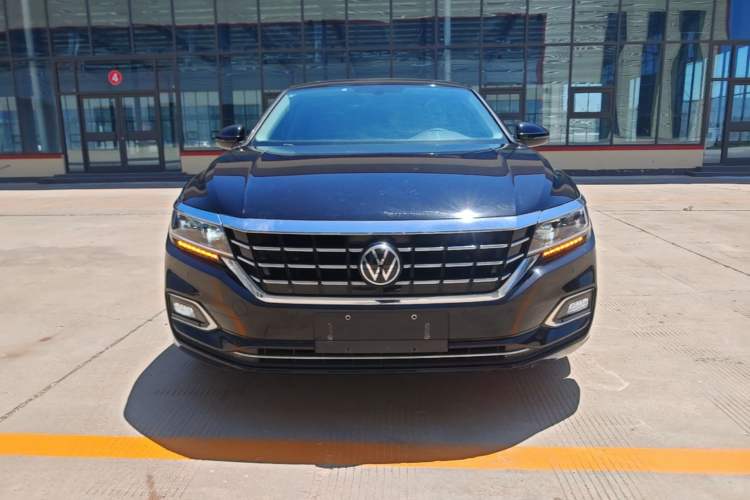 Used Volkswagen Passat 2020 Revised Version 330TSI Luxury Edition China VI Standard Front