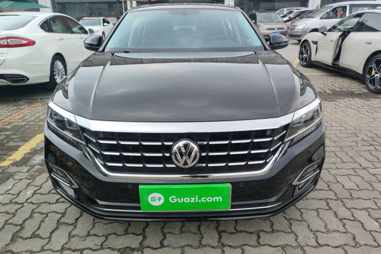 Used Volkswagen Passat 2020 330TSI Luxury Edition China VI Front