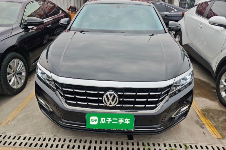 Used Volkswagen Passat 2020 330TSI Elite Edition China VI Front