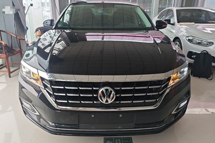 Used Volkswagen Passat 2020 330TSI Elite Edition China VI Front