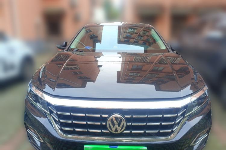 Used Volkswagen Passat 2020 330TSI Luxury Edition China VI Front