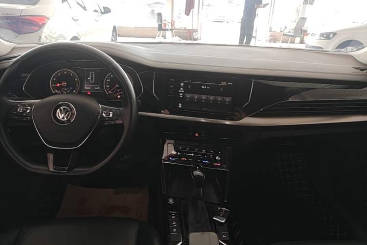 Used Volkswagen Passat 2020 330TSI Elite Edition China VI Gear Lever