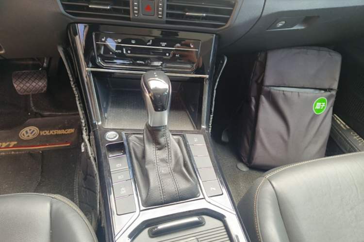 Used Volkswagen Passat 2020 330TSI Elite Edition China VI Gear Lever