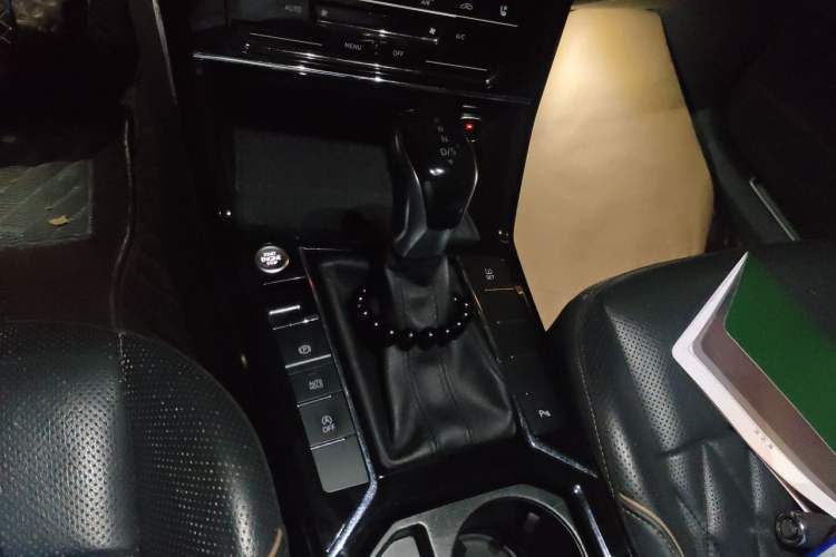 Used Volkswagen Passat 2020 330TSI Luxury Edition China VI Gear Lever