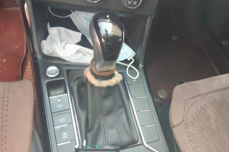 Used Volkswagen Passat 2020 Revised Version 280TSI Business Edition China VI Standard Gear Lever