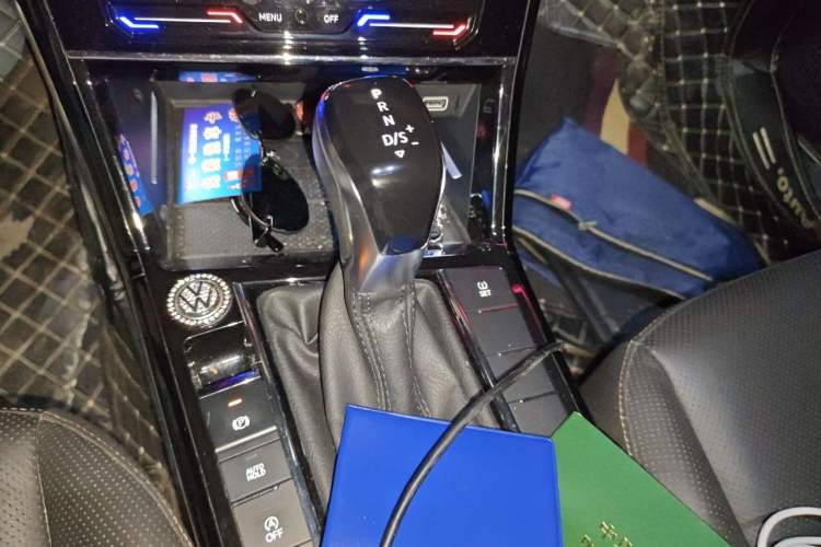 Used Volkswagen Passat 2020 330TSI Luxury Edition China VI Gear Lever