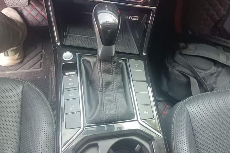 Used Volkswagen Passat 2020 330TSI Luxury Edition China VI Gear Lever