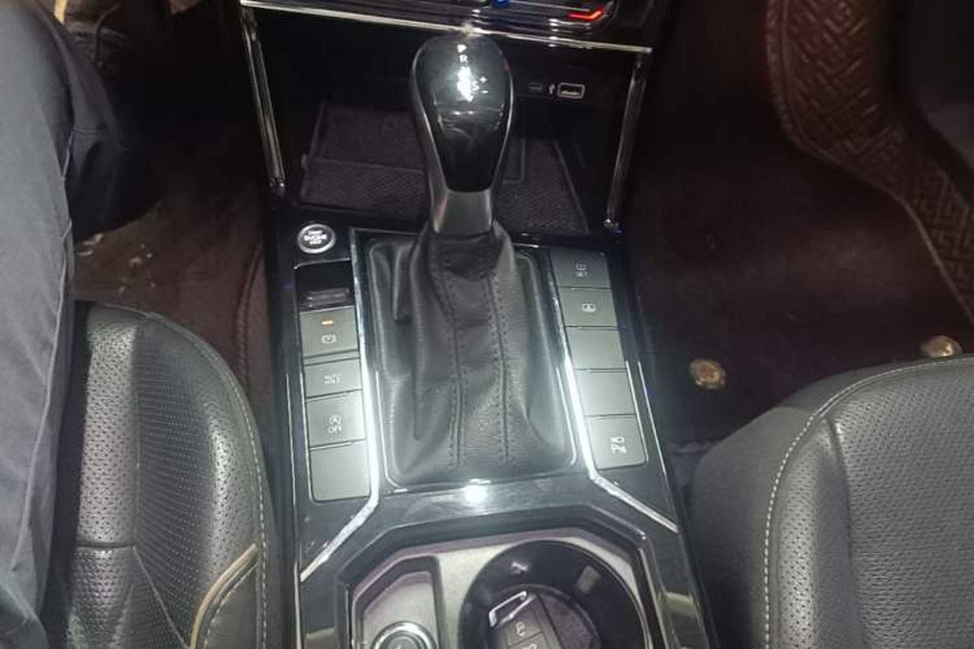 Used Volkswagen Passat 2020 Facelift 330TSI Prestige Edition China VI Standard Gear Lever
