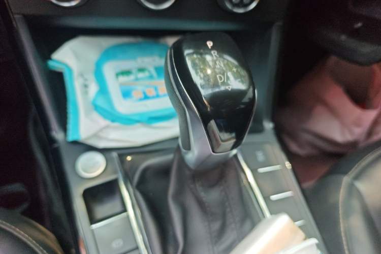 Used Volkswagen Passat 2020 280TSI Business Edition China VI Standard Gear Lever