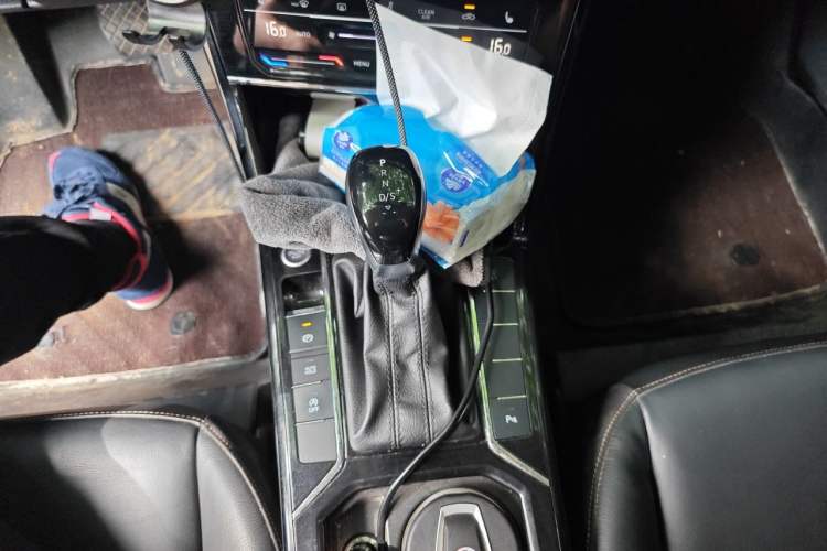 Used Volkswagen Passat 2020 330TSI Elite Edition China VI Gear Lever