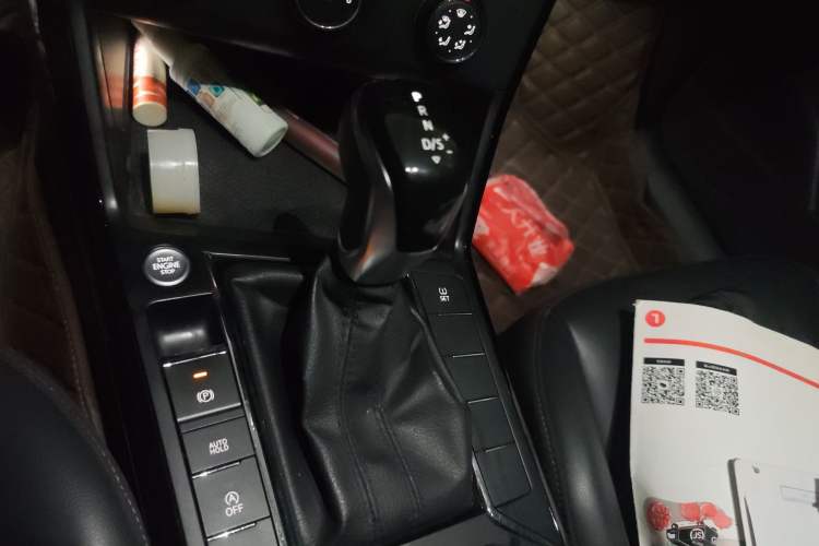 Used Volkswagen Passat 2020 280TSI Business Edition China VI Standard Gear Lever