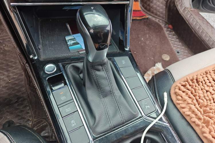 Used Volkswagen Passat 2020 330TSI Elite Edition China VI Gear Lever