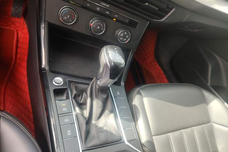 Used Volkswagen Passat 2020 280TSI Business Edition China VI Standard Gear Lever
