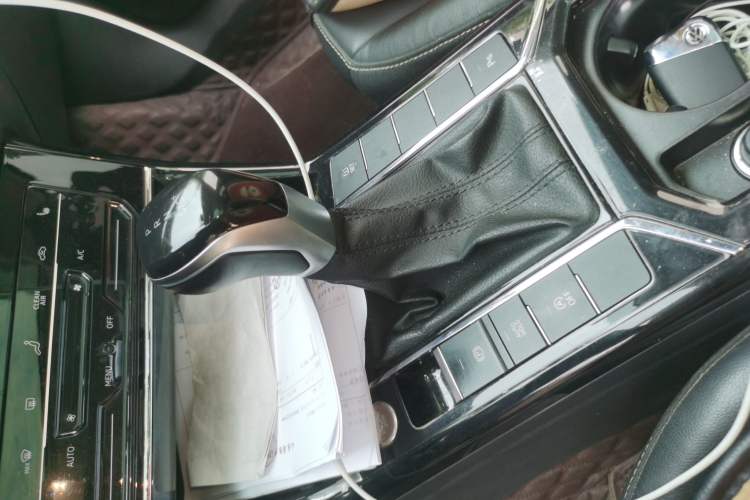 Used Volkswagen Passat 2020 330TSI Elite Edition China VI Gear Lever