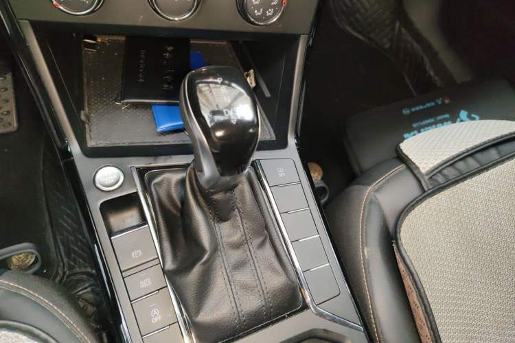 Used Volkswagen Passat 2020 280TSI Business Edition China VI Standard Gear Lever