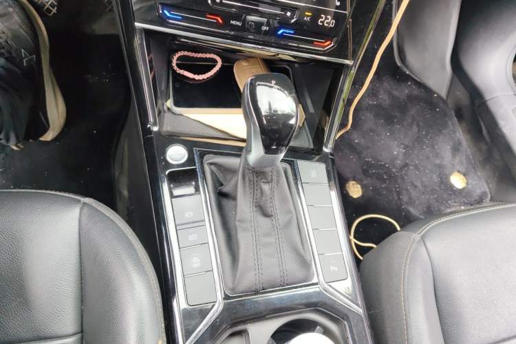 Used Volkswagen Passat 2020 330TSI Elite Edition China VI Gear Lever
