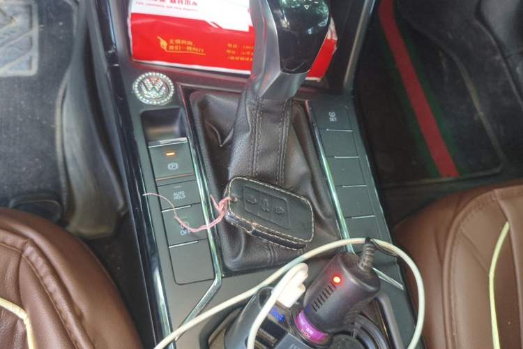 Used Volkswagen Passat 2020 Revised Version 280TSI Business Edition China VI Standard Gear Lever