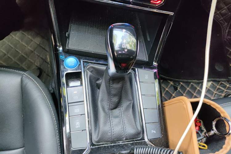 Used Volkswagen Passat 2020 330TSI Elite Edition China VI Gear Lever