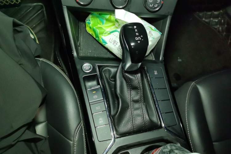 Used Volkswagen Passat 2020 280TSI Business Edition China VI Standard Gear Lever