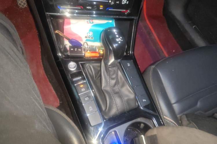 Used Volkswagen Passat 2020 330TSI Elite Edition China VI Gear Lever