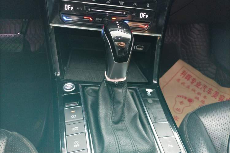 Used Volkswagen Passat 2020 330TSI Luxury Edition China VI Gear Lever