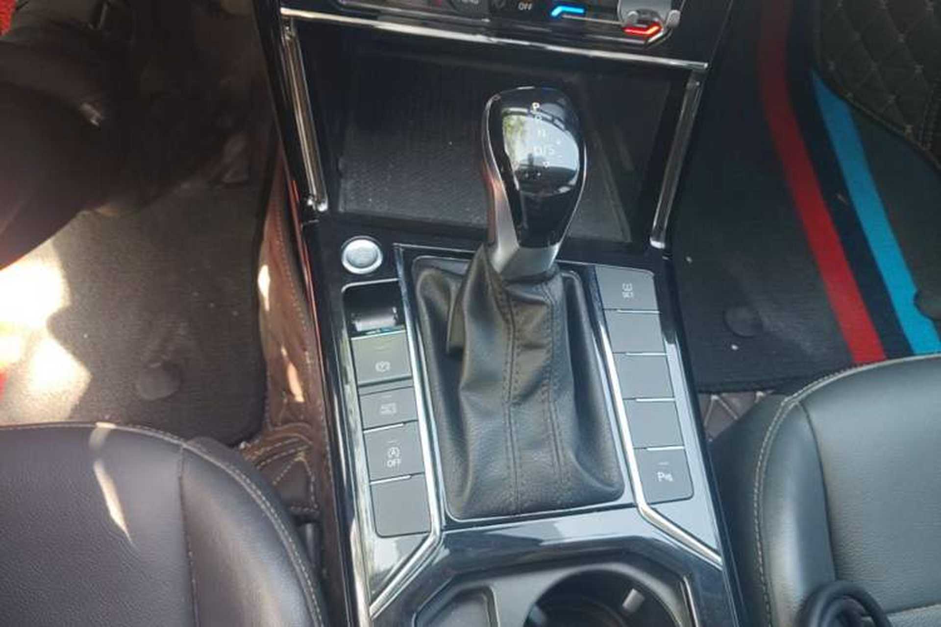 Used Volkswagen Passat 2020 330TSI Elite Edition China VI Gear Lever