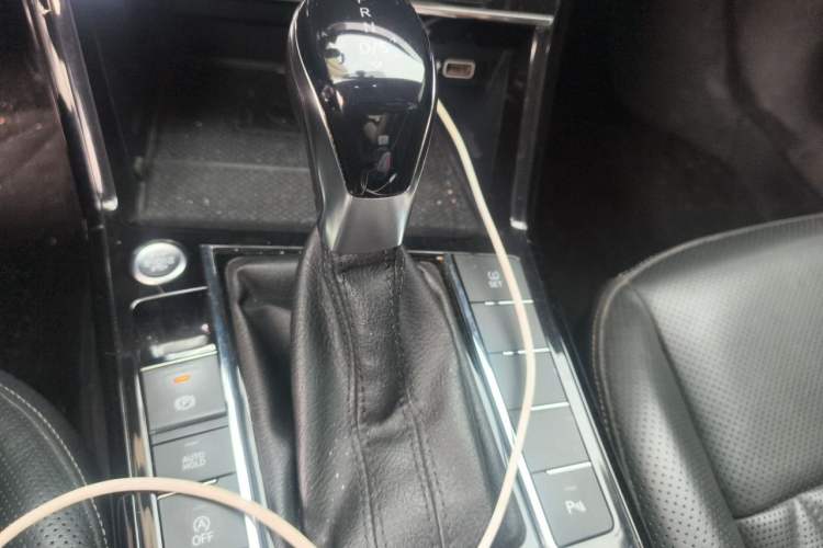 Used Volkswagen Passat 2020 330TSI Luxury Edition China VI Gear Lever