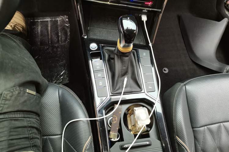 Used Volkswagen Passat 2020 330TSI Luxury Edition China VI Gear Lever