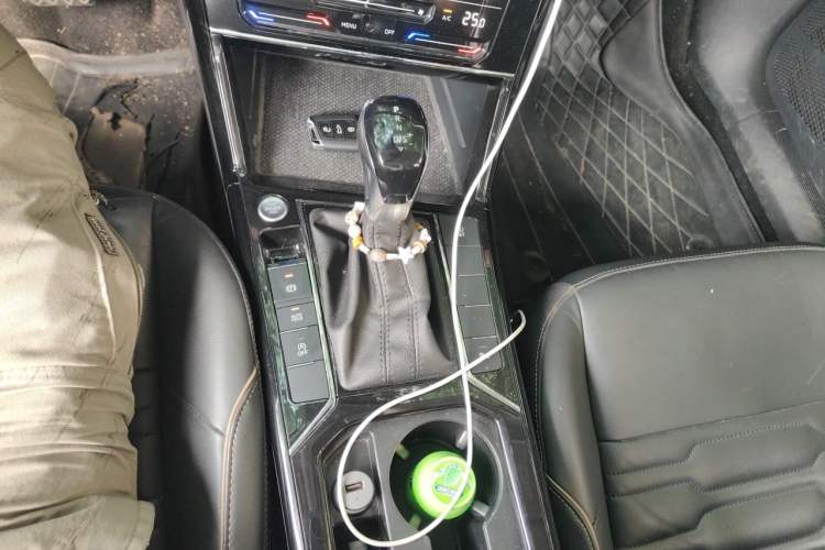 Used Volkswagen Passat 2020 330TSI Elite Edition China VI Gear Lever